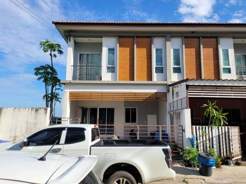  ขาย บ้านเดี่ยว/ทาวน์เฮ้าส์/คอนโด โครงการ ขาย ทาวน์เฮ้าส์ ราชพฤกษ์ สุวรรณภูมิ-ลาดกระบัง   ถนน ฉลองกรุง แขวง ลำปลาทิว เขต ลาดกระบัง จังหวัด กรุงเทพมหานคร  ราคาโปรโมชั่น  2,219,000     บาท    ลดจาก   2,750,000   บาท ราคาโปรโมชั่นตั้งแต่วันที่  2 มีนาคม - 31 พฤษภาคม 2569  รายละเอียดทรัพย์ -  เนื้อที่  30.00 ตร.ว. พื้นที่ใช้สอย  150.00 ตร.ม. -  บ้านหันไปทางทิศ เหนือ  พิกัดทรัพย์ : https://maps.app.goo.gl/xKxPoX4ypsH7bcQm7  สถานที่ใกล้เค