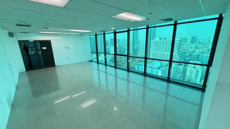 ให้เช่า พื้นที่ออฟฟิศ ซอยรัชดา ใก้ล เมืองไทยประกันชีวิต ใก้ล MRT สุทธิสารสนใจติดต่อ คุณเจี๊ยบ Tel. 081 416 4142 Tel. 094 448 5038id : jeab_chick (สามารถแอดไลน์ สอบถามได้ คะ)พื้นที่ออฟฟิศ ขนาดพื้นที่ 90 ตรม.ห้องน้ำส่วนกลาง ห้องน้ำหญิง 3 ห้องน้ำชาย 2ราคา 34,020 บาท/เดือนสัญญาขั้นต่ำ 3 ปีประกัน 3 เดือน + ล่วงหน้า 1 เดือนค่าน้ำ : 22 บาท / หน่วยค่าไฟ :ขนาด : 7 บาท / หน่วยค่าส่วนกลาง : 28 บาท / ตารางเมตรค่าจอดรถ : 1,000 คัน / เด�