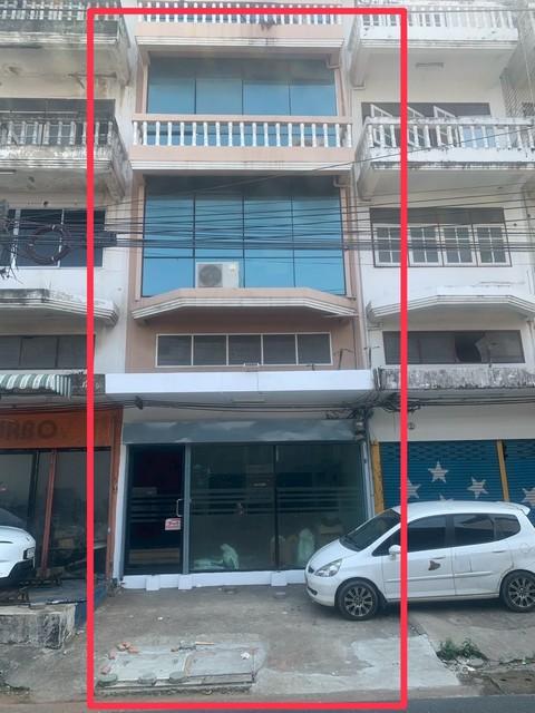  ให้เช่าอาคารพาณิชย์ 4.5 ชั้น ติดถนนสตรีวิทยา 2 เหมาะพักอาศัย โฮมออฟฟิศ คลินิค ร้านค้าอื่นๆติดต่อ:: ชยา โทร/ID Line:: 0942823961Link Line:: https://line.me/ti/p/3xFA1An8Kcรหัส# T26-308อาคารพาณิชย์ 4.5 ชั้น ถนนสตรีวิทยา 2 ตึกทาสีภายในใหม่ทั้งตึกเนื้อที่ 20 ตารางวา5 ห้องเปล่า3 ห้องน้ำ2 ห้องโถงใหญ่จอดรถหน้าตึก 1 คันไฟฟ้า 3 เฟสเหมาะสำหรับทำ Home Office / คลินิก / โรงเรียนกวดวิชา / สตูดิโอ / คาเฟ่ หรือพักอาศัยเดินทางสะดวก : เชื่อ�