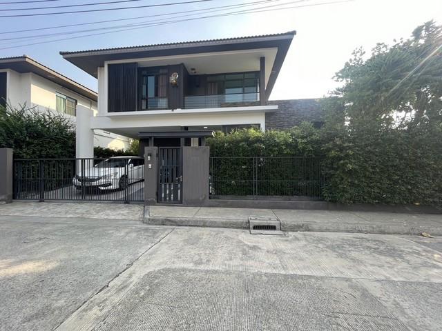 ขายบ้านเดี่ยว 2 ชั้น โครงการมัณฑนา ศรีนครินทร์-บางนา ห้องมุม แบบบ้าน AMPLIO ย่านสมุทรปราการ บางนา วัดหนามแดงใกล้ MRT ศรีด่าน , ศรีเทพา Central บางนา , Mega บางนา ติดเพื่อนบ้านหลังเดียว มีความเป็นส่วนตัวสูง อายุบ้าน 4 ปี มีแม่บ้านดูแลตลอดราคาขาย 11,990,000 บาทที่ตั้ง ถนนหนามแดง-บางพลี ซอยวัดหนามแดง ตำบลบางแก้ว อำเภอบางพลี จังหวัดสมุทรปราการ 10540ติดต่อ : คุณภัสพงณ์ 0634098164Line : binkem22https://www.facebook.com/profi