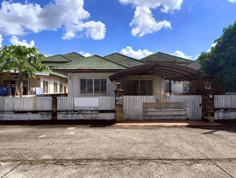 ขาย บ้านเดี่ยว/ทาวน์เฮ้าส์/คอนโด โครงการ ขาย บ้านเดี่ยว พี.เค.ธานี 5 อุดรธานี    ถนน สายเลี่ยงเมืองอุดรธานี ตำบล หมากแข้ง อำเภอ เมืองอุดรธานี อุดรธานี  ราคาโปรโมชั่น  1,954,000     บาท    ลดจาก  2,320,000     บาท ราคาโปรโมชั่นตั้งแต่วันที่  2 มีนาคม - 31 พฤษภาคม 2569  รายละเอียดทรัพย์ -  เนื้อที่ 60.30 ตร.ว.  พื้นที่ใช้สอย 136 ตร.ม.  -  บ้านหันไปทางทิศ เหนือ  พิกัดทรัพย์ :   https://maps.app.goo.gl/4TtTRfTVuUBhoqfS9  สถานที่ใกล้เคียง 