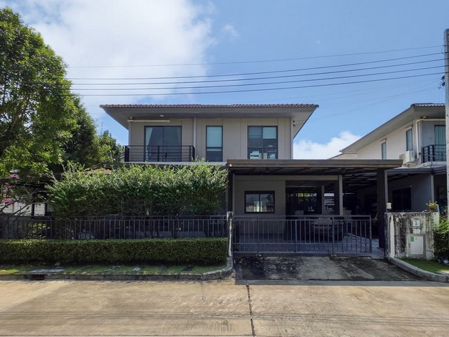 Rare Unit ในโครงการ Pave ประชาอุทิศ 90บ้านหลังมุม | ซอยมีเพียง 4 หลัง | หน้าบ้านติดสนามโครงการหากคุณกำลังมองหา บ้านบรรยากาศสงบ เป็นส่วนตัว แต่ยังเดินทางสะดวกบ้านหลังนี้อาจเป็นตัวเลือกที่คุณกำลังตามหาบรรยากาศภายในโครงการ เงียบสงบ น่าอยู่เพื่อนบ้านน่ารัก เหมาะกับการอยู่อาศัยแบบครอบครัวจุดเด่นของบ้านหลังนี้คือ ตำแหน่งบ้านหลังมุมหน้าบ้านไม่ชนใคร และยัง ติดกับส