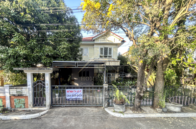 BHL1220บ้านเดี่ยว หมู่บ้าน มณีรินทร์ เลค แอนด์ พาร์ค ราชพฤกษ์ - ติวานนท์ ที่ตั้ง : ซอย มณีรินทร์ พาร์ค  21 ต.บางคูวัด อ.เมืองปทุมธานี จ.ปทุมธานีรายละเอียดบ้าน- เนื้อที่ 60 ตร.ว.  พื้นที่ใช้สอย  200  ตร.ม.- 3 ห้องนอน 2 ห้องน้ำ- 1 ห้องรับแขก 1 ห้องครัว 1 ห้องเก็บของใต้บันใด- ที่จอดรถ 2 คัน- แอร์ 2 เครื่อง- หน้าบ้านทิศ  ใต้   - ค่าส่วนกลาง  600  บาท /เดือนสถานที่ใกล้เคียง- ฟลอร่าวิลล์ กอล์ฟ แอนด์ คัน�