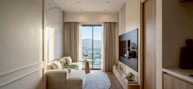 Pre-Sale 2.59 ล้าน 47 ตรม. #ชมดอย คอนโด (ตึกกลม) #วิวดอยสุเทพ #รีโนเวทใหม่ #ใกล้นิมมาน บรรยากาศดี ใกล้มหาวิทยาลัย ทำเลทองสำหรับอยู่อาศัยหรือการลงทุนรายละเอียดห้องชั้น 5ขนาด 47 ตร.ม.ห้องรีโนเวทใหม่ทั้งหมดดีไซน์ Modern Minimalโปร่ง โล่ง อยู่สบายราคา Pre-Sale เพียง 2,590,000 บาท ฟรีค่าโอนพร้อมเข้าอยู่ มิถุนายน 2569จุดเด่นของห้องระเบียงกว้าง วิวภูเขา วิวดอยสุเทพห้องหันทิศ ตะวันตก รับวิวภูเขาและแ