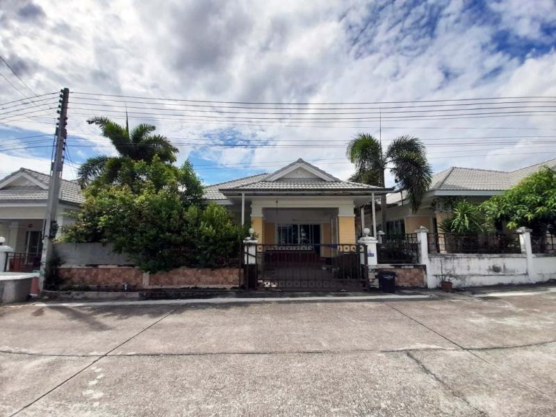  ขาย บ้านเดี่ยว/ทาวน์เฮ้าส์/คอนโด โครงการ  ขาย บ้านเดี่ยว อิสตินี่ พาร์ค 5 สัตหีบ  ถนน เลี่ยงเมืองสัตหีบ(ทล.332) ตำบล บางเสร่ อำเภอ สัตหีบ จังหวัด ชลบุรี  ราคาโปรโมชั่น   2,137,000    บาท    ลดจาก   2,420,000   บาท ราคาโปรโมชั่นตั้งแต่วันที่  2 มีนาคม - 31 พฤษภาคม 2569  รายละเอียดทรัพย์ -  เนื้อที่  54.70 ตร.ว.  พื้นที่ใช้สอย 113.00 ตร.ม. -  2ห้องนอน 2 ห้องน้ำ  -  1 ที่จอดรถ  -  บ้านหันไปทางทิศ ตะวันออก  พิกัดทรัพย์ : http