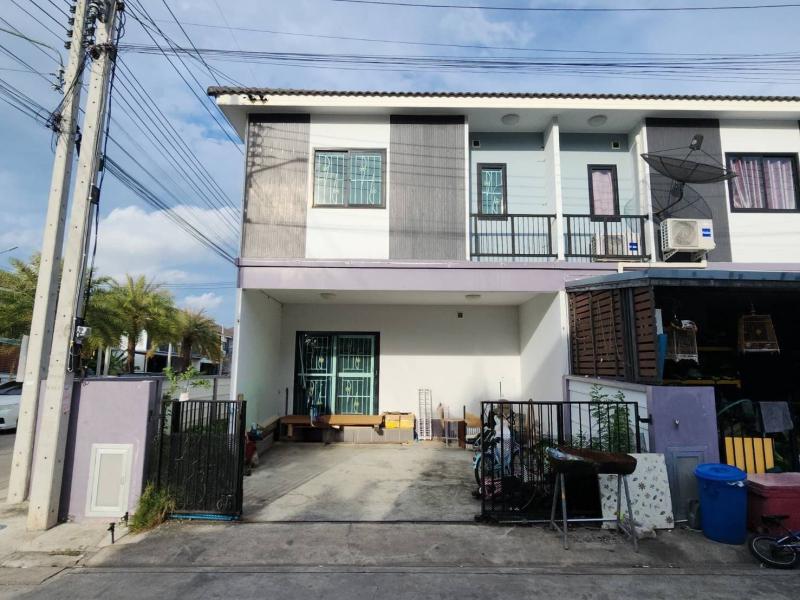 ขาย บ้านเดี่ยว/ทาวน์เฮ้าส์/คอนโด โครงการ ขาย ทาวน์เฮ้าส์ ศิวาลัย บางสมัคร บางปะกง   ถนน บ้านตะวันออก ตำบล บางสมัคร อำเภอ บางปะกง จังหวัด ฉะเชิงเทรา  ราคาโปรโมชั่น   2,138,000    บาท    ลดจาก  2,600,000.   บาท ราคาโปรโมชั่นตั้งแต่วันที่  2 มีนาคม - 31 พฤษภาคม 2569  รายละเอียดทรัพย์ -  เนื้อที่ 27.80 ตร.ว.   พื้นที่ใช้สอย 125.00 ตร.ม. -  1 ที่จอดรถ  -  บ้านหันไปทางทิศ ใต้  พิกัดทรัพย์ : https://maps.app.goo.gl/zePJwo1qXwD3Eh8Q6  สถานที่ใก