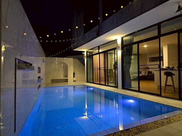 ให้เช่า 55,000 บาท/เดือน ขาย 7.89 ล้าน 50 ตรว. #พูลวิลล่า 2 ชั้น #สไตล์โมเดิร์น #อำเภอเมือง ให้เฟอร์ทั้งหมด ไม่ต้องซื้ออะไรเพิ่มแล้ว #พร้อมเข้าอยู่​ #ใกล้บิ๊กซีแม่เหียะ #ใกล้สนามบินเชียงใหม่ เดินทางสะดวกมากเนื้อที่ 50 ตารางวา 4 ห้องนอน 4 ห้องน้ำ ห้องนั่งเล่นครัวยุโรป และครัวไทย2 ที่จอดรถแอร์ 5 ตัวสถานที่ใกล้เคียงบิ๊กซีแม่เหียะ, แมคโคร แม่เหียะรร.นานาชาติลานนาสำนักงานขนส่�