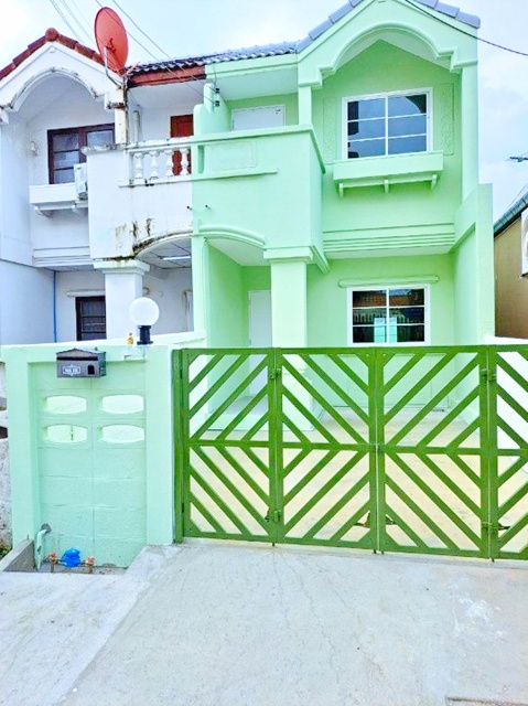 บ้านหลังหัวมุม รีโนเวทใหม่ทั้งหลังใกล้ MRT ตลาดบางใหญ่ 800 ม. 18 ตร.ว. 144 ตร.ม. บางใหญ่ซิตี้ ทาวน์เฮาส์ 2 นอน 2 น้ำ  8,499 B-M.  โครงสร้างแข็งแรง ทำเลติดปากทางเข้าตลาดมิกซ์ บางใหญ่ เดินทางสะดวก ใกล้เซ็นทรัล เวสต์เกต 1 กม.แหล่งชุมชน และศูนย์การค้า ถ.กาญจนาภิเษกnear MRT TalatBangYai 800m. 18sq.wa. 144sq.m. BangYai City 2-bed 2-bath townhouse 8,499 B-M corner unit newly renovated strong structure convenient location near the entrance to Mix Bang Yai market close to Central Westgate 1 km. community and shopping centers on Kanchanaphisek Road suitable for livingถ.กาญจนาภิเ�