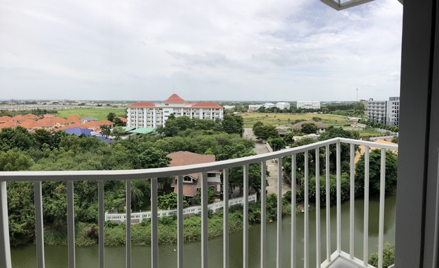 ขาย คอนโด Escent Ville Ayutthaya( มือหนึ่ง เจ้าของขายเอง )ชั้น 7 วิวธรรมชาติ ขนาด 32.48 ตร.ม. 1 ห้องนอน, 1 ห้องนั่งเล่น มีส่วนทำครัวใกล้ศูนย์ราชการอยุธยา ใกล้ห้างสรรพสินค้าเซ็นทรัล และใกล้อยุธยาซิตี้ปาร์คสาธารณูปโภคครบครัน ปลอดภัยด้วยระบบคีย์การ์ดราคา 3.15 ล้านบาทสนใจติดต่อ คุณก้อยโทร 098-295-3951Escent Ville Condo for Sale(Brand new, owner leased)7th floor, nature view, 32.48 sq.m., 1 bedroom, near Ayutthaya Government Center, Central Department store, and Ayutthaya City Park.Fully equipped with amenities and keycard security.Ready to move in.