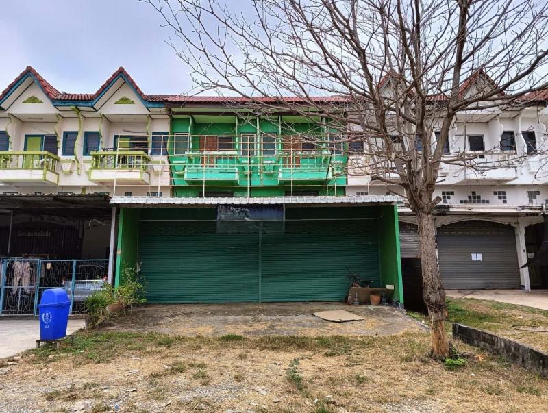  ขาย บ้านเดี่ยว/ทาวน์เฮ้าส์/คอนโด โครงการ  ขาย อาคารพาณิชย์ ตรอน อุตรดิตถ์   ถนน สายบ้านแก่ง-ทองแสนขัน (1214) ตำบล บ้านแก่ง อำเภอ ตรอน จังหวัด อุตรดิตถ์  ราคาโปรโมชั่น   1,877,000   บาท    ลดจาก  2,520,000    บาท ราคาโปรโมชั่นตั้งแต่วันที่  2 มีนาคม - 31 พฤษภาคม 2569  รายละเอียดทรัพย์ -  เนื้อที่  40.00 ตร.ว.   พื้นที่ใช้สอย 301 ตร.ม. -  2ห้องนอน2ห้องน้ำ -  1 ที่จอดรถ  -  บ้านหันไปทางทิศ ตะวันออก  พิกัดทรัพย์ : https://maps.