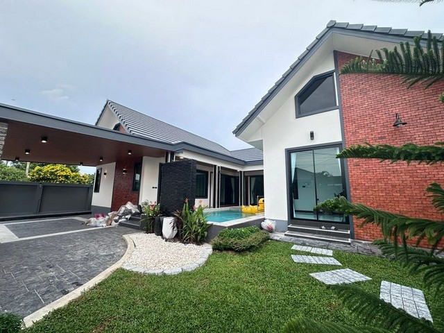 พลูวิลล่าหรู ใกล้อ่างเก็บน้ำมาบประชัน พัทยา วิวสวย ตกแต่งพร้อมอยู่ FP-H01775 