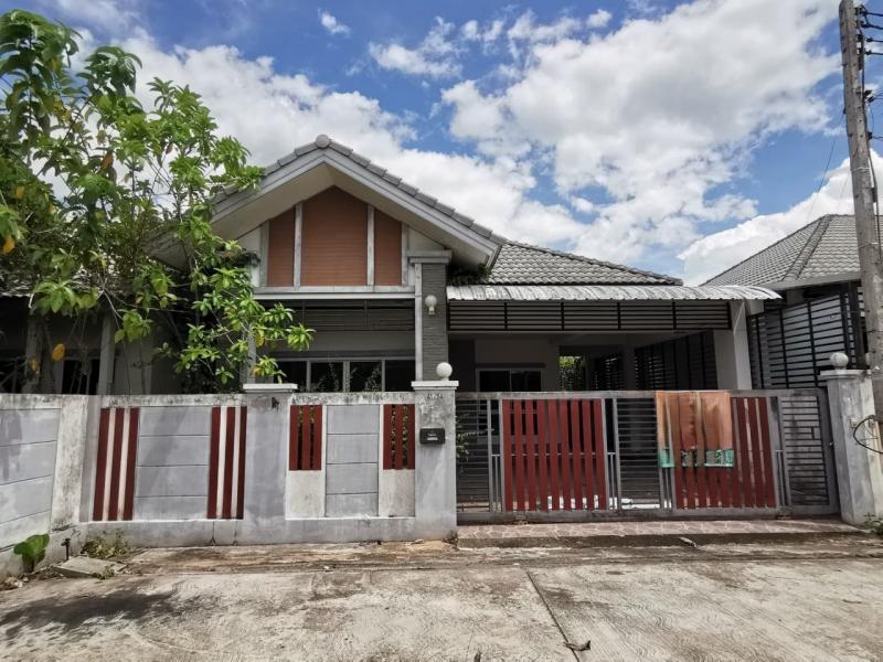   ขาย บ้านเดี่ยว/ทาวน์เฮ้าส์/คอนโด โครงการ  ขาย บ้านเดี่ยว วิลล่าธารา สุราษฎร์ธานี  ถนน ท่าโรงช้าง ตำบล มะขามเตี้ย อำเภอ เมืองสุราษฎร์ธานี จังหวัด สุราษฎร์ธานี   ราคาโปรโมชั่น  1,873,000    บาท    ลดจาก   2,240,000   บาท ราคาโปรโมชั่นตั้งแต่วันที่  2 มีนาคม - 31 พฤษภาคม 2569  รายละเอียดทรัพย์ -  เนื้อที่ 67.80 ตร.ว. พื้นที่ใช้สอย 165.18 ตร.ม.  -  3 ห้องนอน 2 ห้องน้ำ  -  1 ที่จอดรถ  -  บ้านหันไปทางทิศ ตะวันตกเฉี�