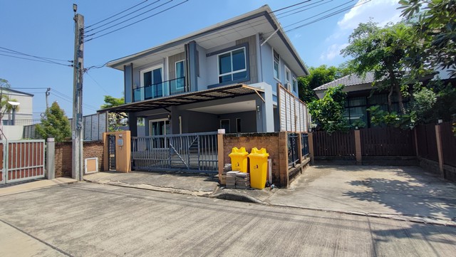 บ้านเดี่ยวขาย The Plant Pattanakarn 38 เดอะ แพลนท์ พัฒนาการ 38 หลังมุม บิ้วอิน เฟอร์ครบรายละเอียด :กดรูปเพิ่มเติม : https://shorturl.asia/1g4Tbhttps://www.winnerestateplus.com/ติดต่อพี่เปี๊ยก Tel : 098.628.7956  เดอะ แพลนท์ พัฒนาการ 38 The Plant Pattanakarn 38 สุดพิเศษหลังมุม ฟรี..!! ตกแต่งบิ้วอิน เฟอร์เจอร์ เครื่องใช้ไฟฟ้า เครื่องปรับอากาศ แล้วกว่า 1 ล้านบาท ราคาพิเศษ คุ้มค่าสุด เมื่อเทียบกับขนาดในโครงการ-บ้านเดี่ยว 2 ชั้น  62.1 ตรว พื้นที่ 175 ตรม-แบ�