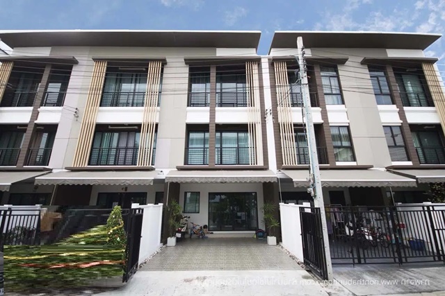 ทาวน์เฮาส์หลังมุม 3 ชั้น เฟอร์ครบ!กัลปพฤกษ์  MRT บางแค 1.44กม.ซ.กำนันแม้น  3 นอน 3 น้ำ ใกล้ ซีคอนบางแค ขนาด 16.5 ตร.ว. พื้นที่ใช้สอย 190 ตร.ม. 22,498 B-M. ทำเลกำนันแม้น บางหว้า บ้านรีโนเวทใหม่ เฟอร์ฯครบ เหมาะอยู่อาศัย โฮมออฟฟิศ ใกล้เดอะมอลล์ บางแค 1.9 กม.และแหล่งไลฟ์สไตล์ เดินทางสะดวก เชื่อมต่อถนนหลักหลายสาย ใกล้BTS บางหว้าKanlapaphruek MRT BangKhae 1.44m. 3story corner townhouse Fully FUr Soi KamnanMaen  3bed 3bath near Seacon Bang Khae 16.5 sq.wa. 190 sq.m. 22,498B-M  newly renovated house with fu