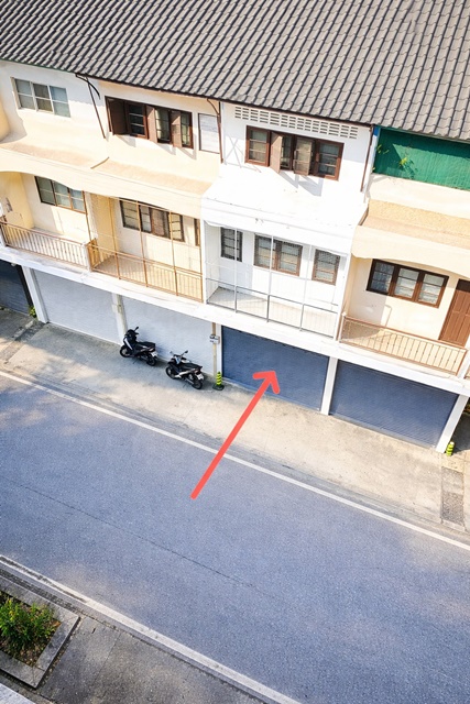  ไทวัสดุ ศรีนครินทร์ 680ม.BTS โรงเรียนนายเรือ 1.5 กม.อาคารพาณิชย์ 3 ชั้น 3 นอน 2 น้ำ ใกล้เทศบาลบางเมือง 200 ม. 20 ตร.ว. 240 ตร.ม. 9,999 B-M. ทำเลบางเมือง เหมาะค้าขาย พักอาศัย หรือทำธุรกิจ ใกล้แหล่งชุมชน รร.สตรีสมุทรปราการ 1.8 กม. เดินทางสะดวก เชื่อมต่อถนนศรีนครินทร์ สุขุมวิทสายเก่า BTS แพรกษา และใกล้ย่านตลาดปากน้ำBTS Royal Thai Naval 1.5km. Thai Watsadu Srinakarin 680m. 3 story commercial building with 3 bed 2 bath near Bang Muang Municipality 200 m. and 240 sq.m. usable area 9,999 B-M. Prime location in Bang Muang ideal f