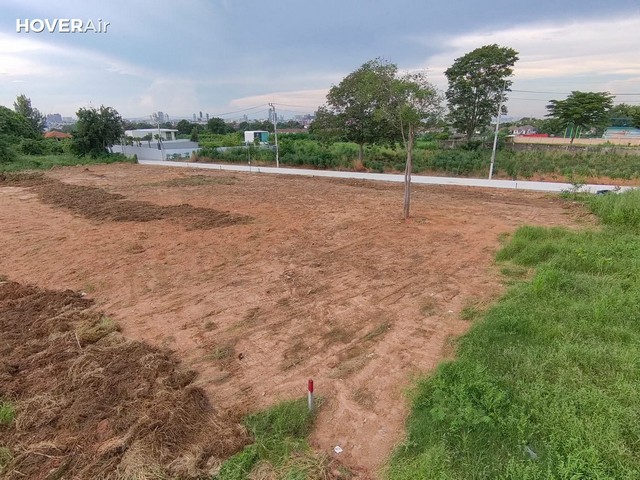 AOM 2593ขายที่ดินเปล่าแปลงสวย ทำเลดีบนเนินเขา วิวเมืองพัทยา  Rาคา 9,990,000 ลบ. เนื้อที่ 339.1 ตารางวาหน้ากว้าง 36 เมตร ลึก 36 เมตร ที่ดินแปลงสวยสี่เหลี่ยมจตุรัส  ค่าโอนค่าภาษี 50/50ล้อมรั้วเรียบร้อยติดต่อขอรูปและรายละเอียดเพิ่มเติม  สนใจนัดชมสถานที่จริงContact คุณต๋อม 081-925-2443  , คุณต๋อย 086-542-7078LINE 081-925-2443   LINE 086-542-7078 อสังหาริมทรัพย์ ยินดีรับฝากขาย-เช่า อสังหาริมทรัพย์ทุกชนิด