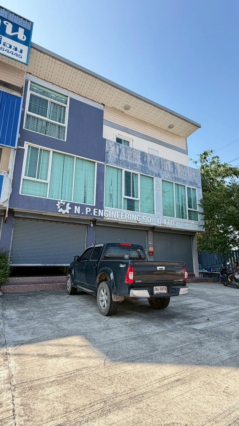  ให้เช่าอาคารพาณิชย์ 2 คูหาติดถนนมาบข่าสาย 3191 นิคมพัฒนา ระยอง  ราคาเช่า 30,000/ด *สัญญาขั้นต่ำ 1 ปี 4 ห้องนอน   1 ห้องทำงานชั้นล่างสุด5 ห้องน้ำ สถานที่ใกล้เคียง   ใกล้สวนสมุนไพร   กล้นิคมอุตสาหกรรมมาบตาพุด   ใกล้ตลาดนิคมพัฒนา   ใกล้แยกมาบข่า   ใกล้ CPPC   ใกล้โลตัสนิคมพัฒนารหัสทรัพย์ 7967324สนใจ / สอบถาม / นัดดูบ้าน ติดต่อมาเลยคร้าAdd line id : @79home ทักแชทเพจ : ขายและเช่าบ้านระยองโทร : 064-6464997 /091-7979549