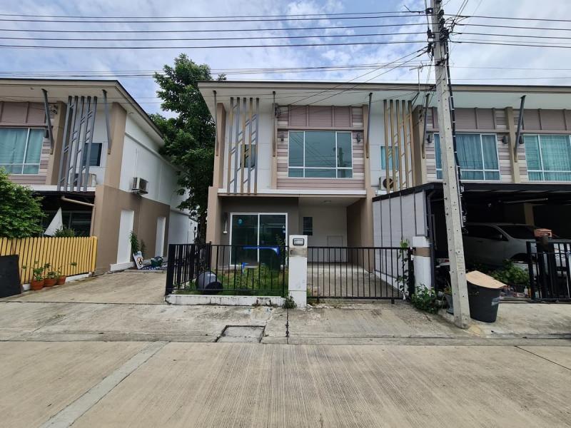   ขาย บ้านเดี่ยว/ทาวน์เฮ้าส์/คอนโด โครงการ ขาย ทาวน์เฮ้าส์ พฤกษาไพร์ม 95/1 บางใหญ่  ถนน บางใหญ่-บางคูลัด ตำบล บางม่วง อำเภอ บางใหญ่ จังหวัด นนทบุรี  ราคาโปรโมชั่น  1,812,000     บาท    ลดจาก    2,070,000    บาท ราคาโปรโมชั่นตั้งแต่วันที่  2 มีนาคม - 31 พฤษภาคม 2569  รายละเอียดทรัพย์ -  เนื้อที่ 18.40 ตร.ว.   พื้นที่ใช้สอย 102 ตร.ม.  -  บ้านหันไปทางทิศ  เหนือ  พิกัดทรัพย์ :  https://maps.app.goo.gl/tP3sJjYvbi5V5W546  สถานที่ใกล้เคียง   -  โร�