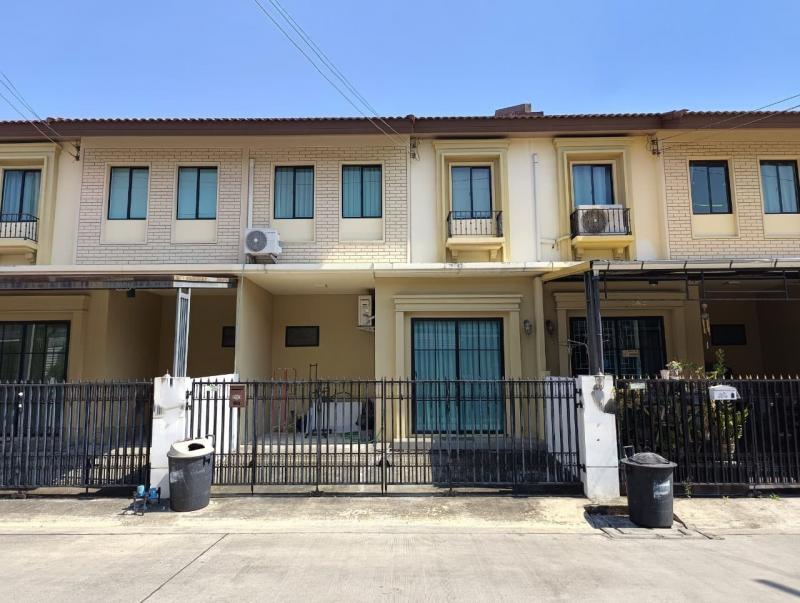   ขาย บ้านเดี่ยว/ทาวน์เฮ้าส์/คอนโด โครงการ  ขาย ทาวน์เฮ้าส์ พฤกษาวิลล์ 99   ถนน เพชรเกษม ตำบล อ้อมน้อย อำเภอ กระทุ่มแบน จังหวัด สมุทรสาคร  ราคาโปรโมชั่น   1,819,000    บาท    ลดจาก  2,000,000    บาท ราคาโปรโมชั่นตั้งแต่วันที่  2 มีนาคม - 31 พฤษภาคม 2569  รายละเอียดทรัพย์ -  เนื้อที่ 16.50 ตร.ว.  พื้นที่ใช้สอย 102.00 ตร.ม. -  บ้านหันไปทางทิศ  ใต้  พิกัดทรัพย์ : https://maps.app.goo.gl/Y1JMnApNZsgdh7jk8  สถานที่ใกล้เคียง   - แม็คโคร อ้อมน้อ