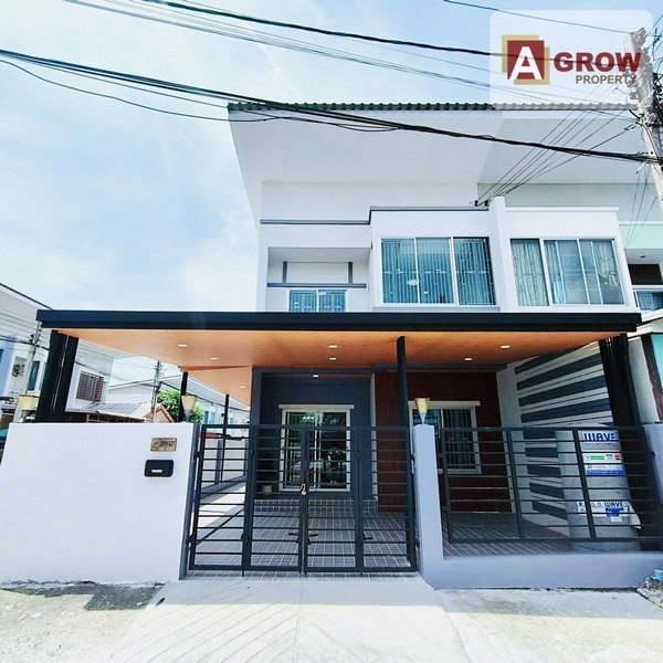 หมู่บ้านราชพฤกษ์ สุวรรณภูมิ – ลาดกระบัง เฟส 2 บ้านรีโนเวทใหม่ทั้งหลัง ตกแต่งครบ พร้อมเข้าอยู่ที่ตั้ง : ซอยฉลองกรุง 61 แขวงลำปลาทิว เขตลาดกระบัง กรุงเทพมหานครรหัสทรัพย์ : AGT01253ราคาขาย : 2,950,000 บาท**ฟรีโอน**รายละเอียดทรัพย์ :- ทาวน์เฮ้าส์ 2 ชั้น- เนื้อที่ 31.9 ตร.วา- 4 ห้องนอน- 2 ห้องน้ำ- 1 ห้องรับแขก - 1 ห้องครัว - 1 จอดรถในบ้าน- บ้านหันหน้าทางทิศตะวันออกจุดเด่น :- บ้านรีโนเวทใหม่ทั้งห�