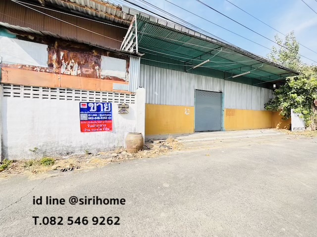 __VDO : https://youtu.be/Fd1nwxP7jVo__รหัส M-12993– ที่ดิน รูปแปลงสี่เหลี่ยมผืนผ้า– หน้ากว้าง 35 เมตร ลึก 20 เมตร– ถนนหน้าที่ดิน กว้าง 6 เมตร– อาคารกว้าง 20 เมตร ยาว 38 เมตร – ภายในมีอาคารพักคนงาน 2 ชั้น และออฟฟิศ 2 ชั้น– ไฟฟ้า 3 เฟส 4 สาย__ที่ตั้งซอยนวมินทร์ 85 แขวงนวมินทร์​ เขตบึงกุ่ม กรุงเทพมหานครGoogle Maps : https://maps.app.goo.gl/1nit4EJQBjUQZzKaA__ขาย 9,800,000 บาท__เรามีบริการจัดสินเชื่อให้ฟรี ทุกขั้นตอน พร้อมยินดีให้คำปรึกษา ดูแลจนเ�