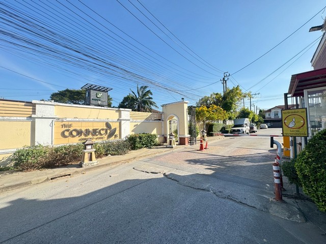 ทาวน์เฮ้าส์รีโนเวทใหม่ ใกล้เมกะบางนา ทางขึ้น-ทางลงทางด่วน หมู่บ้านเดอะคอนเนค 8The Connect 8 วงแหวน-บางนา กม.10  ถนน บางนา-ตราด บางพลี สมุทรปราการเนื้อที่ : 18.10 ตารางวาห้องนอน : 3 ห้องห้องน้ำ : 2 ห้องจอดรถได้ : 1 คันทิศ : ใต้ของแถมเครื่องปรับอากาศ 2 เครื่องเครื่องทำน้ำอุ่น 1 เครื่อง ปั๊มน้ำ แท็งก์น้ำสถานที่ใกล้เคียง• เมกา บางนา• อิเกีย บางนา• เซ็นทรัล บางนา• มาร์เก็ตวิลเลจ • แม็ค�