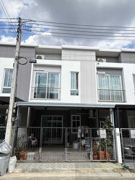 ถูกสุดในย่านนี้ ทาวน์โฮม 2 ชั้น 3 นอน 2 น้ำ City Sense 345 ต่อเติมครัวขายทาวน์โฮมซิตี้เซนส์ ราชพฤกษ์ 345 – ถูกที่สุดในโครงการ ต่อเติมครบ พร้อมอยู่!สุดคุ้ม!!! ถูกสุดในย่านนี้ บ้านสภาพดีมากที่เจ้าของดูแลอย่างดีเยี่ยม ต่อเติมให้ครบทุกอย่างที่คุณต้องการ ในราคาสุดพิเศษ!สอบถามข้อมูลเพิ่มเติมโทร: 084~931~3233ไลน์ไอดี: พิมพ์เบอร์โทรในช่องไลน์ไอดีราคา 1,750,000 บาทจุดเด่นที่คุณต้องจองหล�