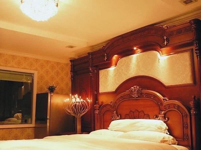 ขายคอนโดสวยติดแม่น้ำโขง ในเมืองหนองคายใกล้ตลาดชัยพร กลางเมืองหนองคาย- เฟอร์นิเจอร์ตู้เตียง ไม้แท้ - เครื่องซักผ้า,ครัว, ทีวี, แอร์อินเวอเตอร์ , - ระเบียงชมวิวมีหลังคากันสาด - ห้องเย็นตลอดทั้งวัน- มีลิฟต์ ขึ้น-ลง 8 ชั้น - ระบบรักษาความปลอดภัยกล้องวงจรปิด CCTV ทั่วทั้งตึก- มีแม่บ้านทำความสะอาดส่วนกลาง- ใกล้ตลาด ร้านสะดวกซื้อ ร้านอาหาร ร้านขายยา โรงพยาบาลหนองคาย     Co