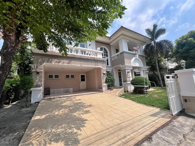 RH02085 ให้เช่าบ้านเดี่ยว  4 ห้องนอน 4 ห้องน้ำ มีสวนร่มรื่น  โครงการ นันทวัน ศรีนครินทร์ พร้อมเฟอร์นิเจอร์บางส่วนโครงการ นันทวัน ศรีนครินทร์ที่อยู่: 233 ถ. ศรีนครินทร์ ตำบล บางเมือง อำเภอเมืองสมุทรปราการ สมุทรปราการ 10270บ้านเดี่ยว 2 ชั้น 102 ตารางวา  4 ห้องนอน 4 ห้องน้ำ พร้อมเฟอร์นิเจอร์บางส่วนมีสวนร่มรื่นถนนในโครงการกว้าง ส่วนกลางขนาดใหญ่รปภ. 24 ชมราคาเช่า 39,000 / เดือน Nantawan Srinakarin 