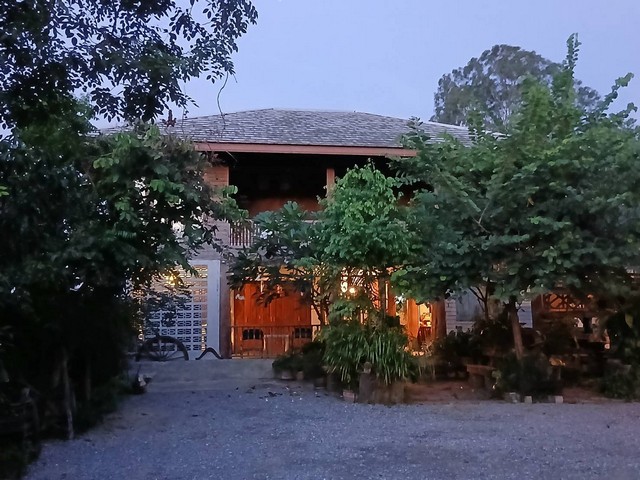 ให้เช่าบ้าน สถานที่ถ่ายทำ ทุกประเภท เช่น หนัง ละคร MV โฆษณา หนังสั้น คอนเท้นท์ และงานทุกประเภท  บ้านไม้ สวยตกแต่งแล้ว บ้านไม้สวยวิวทุ่งนา ย่านไทรน้อยบรรยากาศดีธรราชาติอากาศปลอดโปร่ง เย็นสบาย วิวดี ฟินสุดสุด อยู่แถวไทรน้อย สามารถตกลงและพูดคุยได้ เคยเป็นสถานที่ถ่ายทำหนัง ละคร และอื่นๆ มาก่อน สามารถนำเฟอร์หรืออุปกรณ์ตกแต่งเข้ามาได้สนใจ โทร/line :  0855608433                 096882