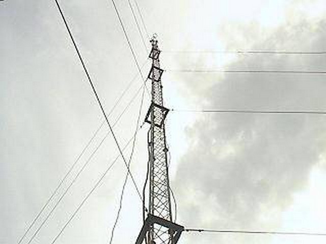 เซ้ง-ขาย กิจการสถานีวิทยุชุมชน FM นนทบุรี 250000 บาท เช่า 20000บาท  หนังสืออนุญาตถูกต้องชัดเจน ดำเนินการออกอากาศ  ON AIR ได้เลย สามารถย้ายที่ตั้งในย่านนทบุรีและบริเวณใกล้เคียง  ออกอากาศได้อย่างถูกต้องตามหนังสืออนุญาต ขายเซ้งพร้อมเครื่องส่ง 500 วัตต์ เสาส่งวิทยุ 30เมตร สายสัญญาณ เบย์เซลคูร่าเขาควาย 4ชุด คอม มิกเซอร์ เครื่องLeonics UPS with stabilizer ไมค์พร้อมหูฟัง สายHadiac หรือสนใจซื้อเฉพ�