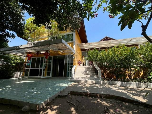 ขายบ้านเดี่ยว2ชั้น224ตร.วซอยนวมินทร์95ใกล้แยกโพธิ์แก้วเกษตรนวมินทร์ลาดพร้าวเลียบด่วน พื้นที่กว้างขวาง ต้นไม้ร่มรื่น ราคาขาย 16,900,000 บาทที่ตั้ง ถนนนวมินทร์ ซอยนวมินทร์ 95 แขวงคลองกุ่ม เขตบึงกุ่ม กรุงเทพมหานคร 10240ติดต่อ : คุณภัสพงณ์ 0634098164Line : binkem22https://www.facebook.com/profile.php?id=61581484955548เนื้อที่ 224 ตารางวา จำนวน 2 ชั้น 3 ห้องนอน 3 ห้องน้ำ ที่จอดรถกว้างขวาง สถานที่ใกล้เคียง- ใกล้แฟชั่นไอส์แลนด์ / �