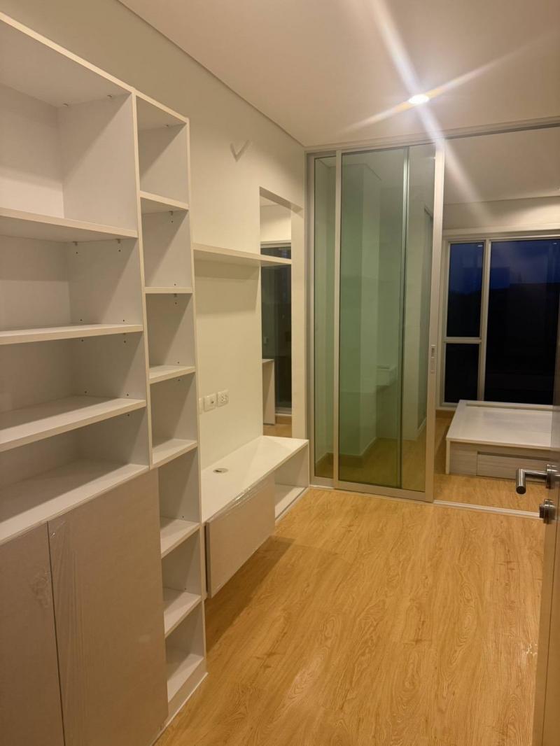 ขายคอนโด เซอราโน่ พระราม 2 ขนาด 1 นอน 28 ตรม. ห้องใหม่ เฟอร์ครบ ใกล้เซ็ลทรัล พระราม 2*** ห้อง 1 นอน ขนาด 28 ตรม. ห้องปรับปรุงใหม่ เฟอร์ครบ ****** ราคาขาย 1.75 ลบ. เท่านั้น ****** สนใจติดต่อ 089-175-6462 ***รายละเอียด (C1-0412)- คอนโด ชั้น 7 (ทั้งหมด 8 ชั้น)- ขนาด 1 ห้องนอน, 1 ห้องน้ำ พื้นที่ใช้สอย 32 ตรม. แอร์ เตาไฟฟ้า เครื่องดูดควัน- เฟอร์บิ้วอินใหม่ โซฟา ชั้นวางทีวี ตู้รองเท้าชื่อโครงการ :  เซอราโน่ พระราม 2 Serrano Cond