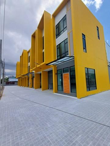 รหัสC7090 ให้เช่าโกดังสร้างใหม่ พร้อมออฟฟิศ 3ชั้น ย่านบางใหญ่ ซอยกัตนา นนทบุรี **ให้้เช่า**ราคาเช่า 45,000 บาท / เดือน ( สัญญาขั้นต่ำ 2 ปี ประกัน 2 เดือน ล่วงหน้า 1 เดือน )สนใจติดต่อโทร : 095-823 9789 คิทLine id : candy.456Line Add Friend : https://line.me/ti/p/rHhjrvhm_zโทร : 091-782 8924 ต้นLine : seng.456Line Add Friend : https://line.me/ti/p/iHsUxP2IlTโกดังสร้างใหม่ พร้อมออฟฟิศ ย่านบางใหญ่ ซอยกัตนา นนทบุรี เนื้อที่ 50 ตารางวา  พื้นที่ใช้สอย 450 ตารางเมตร พื้นที่สำนักงาน 324 ตาร�