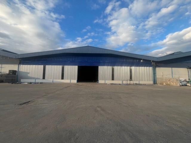 รหัสC7088 ให้เช่าโรงงานพื้นที่ 3,500 ตารางเมตร พร้อมลานจอดรถ ผังสีเหลือง ขอใบ รง.4 ได้ ทำเลมาบไผ่ บ้านบึง ชลบุรี**ให้เช่า**ราคาเช่า 350,000 บาท/เดือน ( ประกัน 3 เดือน+ล่วงหน้า 1 เดือน/สัญญา 3 ปี )สนใจติดต่อโทร : 095-823 9789 คิทLine id : candy.456Line Add Friend : https://line.me/ti/p/rHhjrvhm_zโทร : 091-782 8924 ต้นLine : seng.456Line Add Friend : https://line.me/ti/p/iHsUxP2IlTโรงงาน พร้อมลานจอดรถ ผังสีเหลือง ขอใบ รง.4 ได้ ทำเลมาบไผ่ บ้านบึง ชลบุรีขนาดพื้นที่ 3,500 ตารางเมตร 5 ห้องอเน�