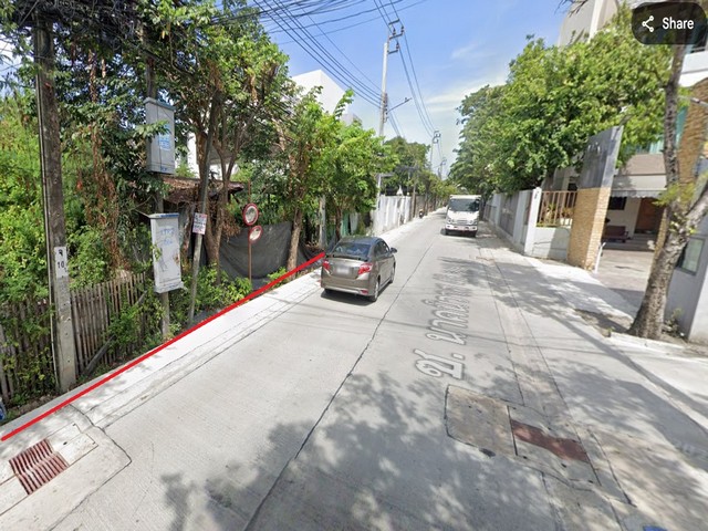 ขายที่ดิน 198 ตารางวา ลาดพร้าว 71 นาคนิวาส 48 แยก 14 แปลงสี่เหลี่ยมสวย ใกล้สตรีวิทยา2 เหมาะสร้างบ้าน หรือสำนักงาน *** ราคาขาย 90,000 บาท/ตรว.  (ราคารวม 17,820,000 บาท) ติดต่อ:: ชยา โทร/ID Line:: 0942823961   Link Line:: https://line.me/ti/p/3xFA1An8Kcรหัส# T26-412ที่ดิน ลาดพร้าว 71 นาคนิวาส 48 แยก 14 แปลงสี่เหลี่ยมสวย ใกล้สตรีวิทยา2 - เนื้อที่ 198 ตารางวา - หน้ากว้าง 20 เมตร ลึก 40 เมตร - แปลงสี่เหลี่ยมสวย - ถนนซอยกว้าง - เหมาะสร้างบ้าน หรือสำนักงา�