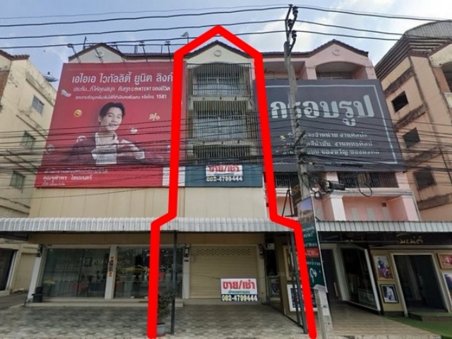 ขายอาคารพาณิชย์ 4.5 ชั้น โครงการไพลิน วงเวียนราชพฤกษ์ รีโนเวทใหม่ ทำเลศักยภาพ แหล่งแลนด์มาร์กของถนนราชพฤกษ์ ใกล้เซ็นทรัลเวสต์วิลล์ที่ตั้ง : เลขที่ 169/4 ถ.ราชพฤกษ์  ต.บางขุนกอง อ.บางกรวย จ.นนทบุรีรหัสทรัพย์ SSS-240010รายละเอียดทรัพย์- เนื้อที่ 15.2 ตร.ว.- พื้นที่ใช้สอย 231 ตร.ม.- อาคาร 4 ชั้นครึ่ง มีดาดฟ้า- แบบบ้าน 5 ห้องนอน  4 ห้องน้ำ- ตัวอาคาร 4x12 เมตร- ด้านหลังมีพื้นที่เปล่า  4x3 เมตร- เ�