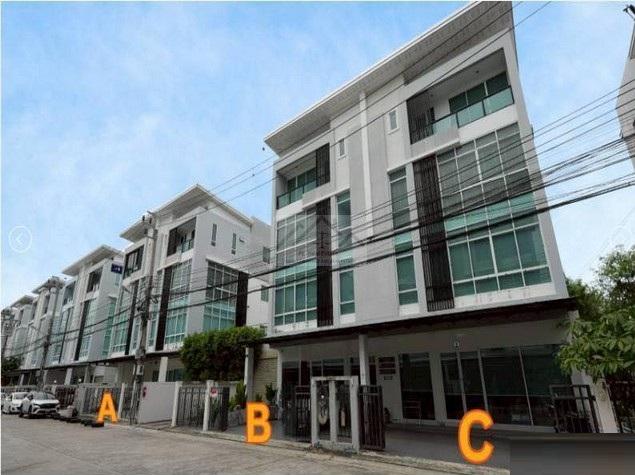 ขายสำนักงาน3หลัง184ตร.วโครงการบิซแกลเลอเรียซอยนวลจันทร์26เกษตรนวมินทร์เลียบด่วนราคาขาย 58,000,000 บาท ( รวม 3 คูหา )ราคาเช่า 75,000 บาท / คูหา / เดือน ( สัญญาขั้นต่ำ 1 ปี ประกัน 3 เดือน ล่วงหน้า 1 เดือน )ที่ตั้ง ถนนนวลจันทร์ ซอยนวลจันทร์ แขวงคลองกุ่ม เขตบึงกุ่ม กรุงเทพมหานคร 10240 ติดต่อ : คุณภัสพงณ์ 0634098164Line : binkem22https://www.facebook.com/profile.php?id=61581484955548เนื้อที่รวม 184 ตารางวา  พื้นที่ใช้สอยรวม 1700 ตารางเมตร จำนวน 3 