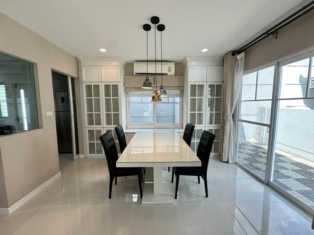 RHT2539หมู่บ้าน ชัยพฤกษ์ บางนา กม.7 ติดเมกะบางนา ใกล้โรงเรียนนานาชาติคองคาเดียล และ สนามกอล์ฟเมืองแก้ว และเพียง 1.5กิโลเมตร ถึง เมกะ บางนา เนื้อที่ 51 ตร.วา | พื้นที่ใช้สอย 136 ตร.ม. 3 ห้องนอน 3 ห้องน้ำ (ห้องน้ำส่วนตัวทุกห้อง) 2 ที่จอดรถ ·สนใจติดต่อคุณเจี๊ยบ 092-851-6969Line:keti2522พร้อมเข้าอยู่ 21 เมษายนราคาเช่า 55,000 บาท/เดือน หมู่บ้านชัยพฤกษ์ บางนา กม7.  ตำบล บางแก้ว อำเภอบางพลี สมุทรปราการ 10540ใ�