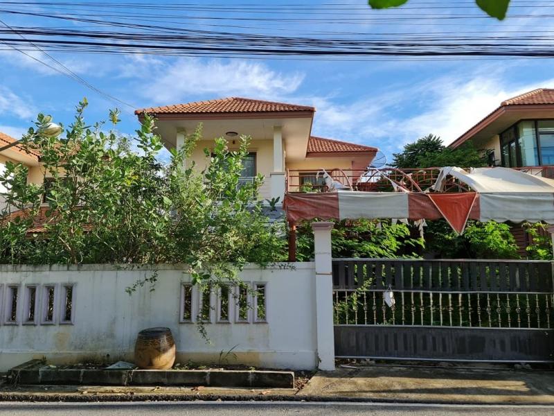  ขาย บ้านเดี่ยว/ทาวน์เฮ้าส์/คอนโด โครงการ  ขาย บ้านเดี่ยว อิสรา 3 ลาดหลุมแก้ว  ถนน บ้านทองสะอาด(ปท.3013) ตำบล คลองพระอุดม อำเภอ ลาดหลุมแก้ว จังหวัด ปทุมธานี  ราคาโปรโมชั่น   1,763,000   บาท    ลดจาก  2,500,000    บาท ราคาโปรโมชั่นตั้งแต่วันที่  2 มีนาคม - 31 พฤษภาคม 2569  รายละเอียดทรัพย์ -  เนื้อที่  70.60 ตร.ว. พื้นที่ใช้สอย 289.75 ตร.ม. -  5ห้องนอน  5ห้องน้ำ  -  1ที่จอดรถ  -  บ้านหันไปทางทิศ  เหนือ  พิกัดทรัพย์ :  https