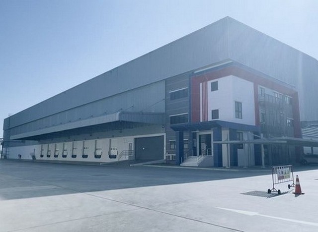 RK0874 ให้เช่าโกดัง พื้นที่สีเหลือง ทำเลทองในเขต EEC ขนาด 12,000 ตร.ม. บางนา-ตราด กม.34 ศูนย์กลางยุทธศาสตร์โลจิสติกส์  เชื่อมต่อ แหลมฉบัง–กรุงเทพฯ โกดัง  บางนา-ตราด กม.34ที่ตั้ง  ต.หอมศิล อ.บางปะกง จ.ฉะเชิงเทรา บางนา-ตราด กม.34พื้นที่สีเหลือง ทำเลทองในเขต EEC ขนาด 12,000 ตร.ม. สูง 12 เมตร รับน้ำหนักใด้ 3 ตัน/ ตารางเมตรรองรับเครื่องจักรหนักและสินค้าขนาดใหญ่ ท่าโหลดสินค้า Dock Leveler แบบไฮดรอลิกม