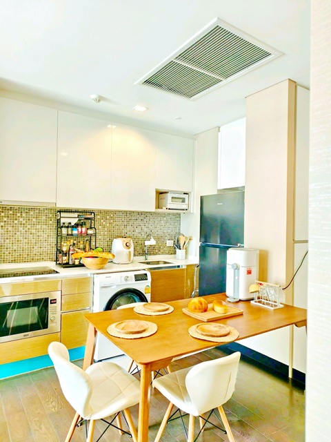 คอนโดเดอะ เซนต์ เรสิเดนเซส ห้องมุม ชั้น 38 2 นอน 2 น้ำ ใกล้MRTพหลโยธิน 250 ม.ยูเนี่ยนมอลล์ 300 ม.อาคาร B 55ตร.ม. 31,999 B-M.วิวเมือง และวิวสวน ทำเลห้าแยกลาดพร้าว ใกล้เซ็นทรัล ลาดพร้าว 450 ม.สวนจตุจักร และรถไฟฟ้าหลายสายThe Saint Residences corner unit 2-bed 2-bath condo near MRT Phahonyothin 250m. and Union Mall 300 m.  on the 38th fl. Building B Usable area 55sq.m. 31,999 THB per month City and garden view Located at Lat Phrao Intersection near Central Lat Phrao 450 m. Chatuchak Park and multiple BTS lines in Bangkokถ.วิภาวดีรังสิต แขวงจอมพล เขตจตุจักร กรุงเทพฯคอนโด เดอะ เ�