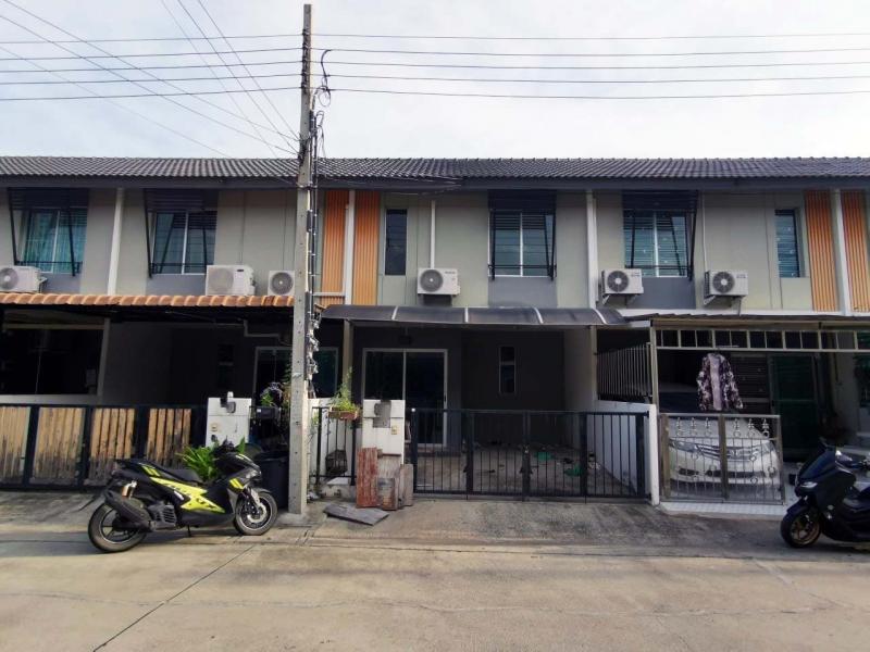   ขาย บ้านเดี่ยว/ทาวน์เฮ้าส์/คอนโด โครงการ  ขาย ทาวน์เฮ้าส์ พฤกษา ศรีนครินทร์-บางนา 87/2  ถนน หนามแดง-บางพลี ตำบล บางแก้ว อำเภอ บางพลี จังหวัด สมุทรปราการ    ราคาโปรโมชั่น   1,724,000   บาท    ลดจาก  1,750,000    บาท ราคาโปรโมชั่นตั้งแต่วันที่  2 มีนาคม - 31 พฤษภาคม 2569  รายละเอียดทรัพย์ -  เนื้อที่ 16.00 ตร.ว. พื้นที่ใช้สอย 104.00 ตร.ม. -  1 ที่จอดรถ  -  บ้านหันไปทางทิศ  เหนือ  พิกัดทรัพย์ :  https://maps.app.goo.gl/9LtMpMUzJsjBPHvh6  สถานท