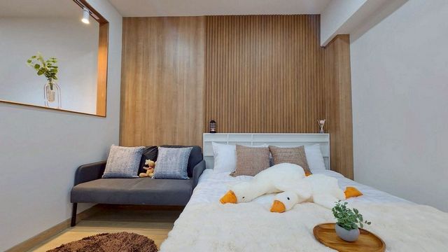 ราคาพิเศษเพียง 1.19 ล้าน 31.06 ตรม. #ศรีอนันต์ คอนโด คอนโดทำเลทอง ใกล้ #CentralFestival เพียงไม่กี่นาที ห้องสวย พร้อมอยู่ ทำเลดีมาก ย่านเศรษฐกิจ เดินทางสะดวกรายละเอียดห้อง• อาคาร A ชั้น 2• ขนาด 31.06 ตร.ม.• ห้องตกแต่งพร้อมอยู่• เหมาะสำหรับอยู่อาศัย หรือซื้อปล่อยเช่าสถานที่ใกล้เคียง• Central Festival Chiang Mai• โรงพยาบาลเทพปัญญา• Lotus คำเที่ยง• Big C Extra• มีโชคพลาซ่า / รวมโชคมอล• ตลาดรวมโชค• มหาวิทยาลัยร