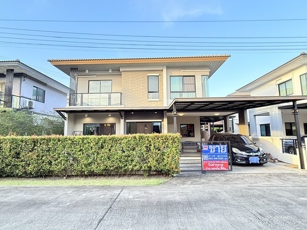  ขายบ้าน คาซ่า วิลล์ บางใหญ่ 51 ตรว.พร้อมสวนอังกฤษ พร้อมอยู่ ใกล้เซ็นทรัลเวสเกต __VDO: https://youtu.be/o01pZN2b8hM__รหัส M-12969– เนื้อที่ 50.6 ตร.วา – หน้าบ้านทิศใต้– 3 ห้องนอน  3 ห้องน้ำ  – 1 หัองนั่งเล่น 1 ห้องครัว– 2 ที่จอดรถ – พื้นที่ใช้สอย 165 ตรม. – เคาน์เตอร์ครัว, ปั้มน้ำ, ต่อเติมรอบบ้าน– โซฟา, ผ้าม่าน, ชั้นวางบิวท์อิน, เครื่องทำน้ำอุ่น– 3 แอร์– ค่าส่วนกลาง 18,216บาท /ปี– ประตูดิจิตอล__ที่ตั้งหมู่บ้านค�