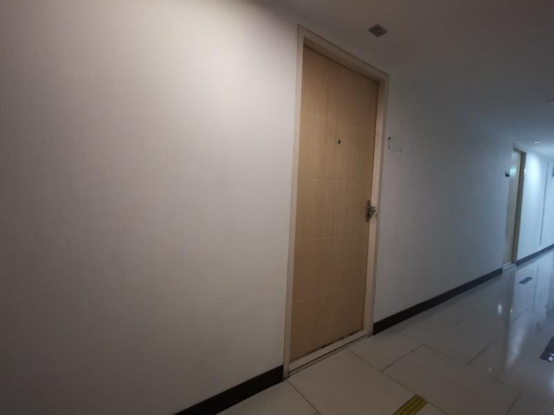   ขาย บ้านเดี่ยว/ทาวน์เฮ้าส์/คอนโด โครงการ ขาย คอนโด ชาโตว์ อินทาวน์ วิภาวดี 30-1   ซอย วิภาวดี 30 ถนน วิภาวดี แขวง จตุจักร เขต จตุจักร จังหวัด กรุงเทพมหานคร    ราคาโปรโมชั่น  1,701,000    บาท      ลดจาก  2,297,000    บาท   ราคาโปรโมชั่นตั้งแต่วันที่  2 มีนาคม - 31 พฤษภาคม 2569   รายละเอียดทรัพย์ -  พื้นที่ใช้สอย 28.71 ตร.ม. -  บ้านหันไปทางทิศ  เหนือ  พิกัดทรัพย์ : https://maps.app.goo.gl/F2A42bghPQUM3vAw9  สถานที่ใกล้เคียง   - สำนักงานที�