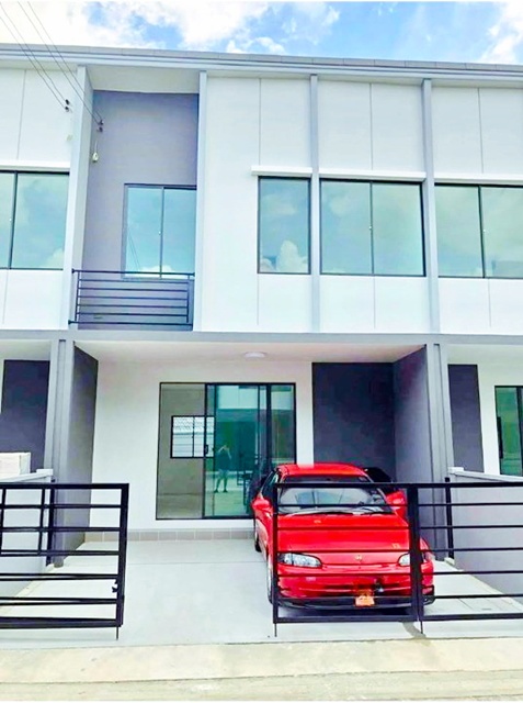 สะพานพระราม4 2.97กม. ชัยพฤกษ์-แจ้งวัฒนะ ทาวน์โฮม 2 ชั้นให้เช่า 3 นอน 2 น้ำ ใกล้ตลาดสมบัติบุรี 2.9 กม. พื้นที่ใช้สอย 25 ตร.ว. 200 ตร.ม. 9,999 B-M. ฟังก์ชันครบ เหมาะสำหรับอยู่อาศัย ในทำเลศักยภาพย่านชัยพฤกษ์ แจ้งวัฒนะ เดินทางสะดวก ใกล้แหล่งไลฟ์สไตล์  รร.สารสาสน์วิเทศราชพฤกษ์ 2.3 กม. และMRT แยกปากเกร็ด Rama IV Bridge 2.97km. Chaiyaphruek-Chaengwattana Two-story townhome for rent 3 bed 2 bath near Sombatburi Market 2.9 km. 25 sq.wa. usable area 800 sq.m. 9,999 THB per month Fully functional layout ideal for living Located in prime Chaiyaphruek