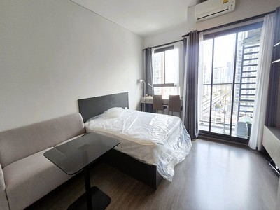 สภาพใหม่เอี่ยม! เบอร์ต้นทำเลจตุจักร คุ้มค่ามากๆ ขาย หรือ ปล่อยเช่า คอนโด ไอดีโอ พหลโยธิน - จตุจักร 27 ตร.ม. แต่งครบเฟอร์ครบ พร้อมอยู่ ใกล้ BTS สะพานควาย MRT กำแพงเพชร ตลาดจตุจักร รีบจับจองด่วน!!.TPI-2897.ที่อยู่ : คอนโด ไอดีโอ พหลโยธิน-จตุจักร ถนน พหลโยธิน  แขวงสามเสนใน เขตพญาไท กรุงเทพhttps://maps.app.goo.gl/Dsb4zkkpymcURmm19.รายละเอียด- ไอดีโอ พหลโยธิน-จตุจักร (Ideo Phaholyothin Chatuchak) - ขนาดห้อง 27.62 ตร.ม. ชั้น 18 - 1 ห้องนอ