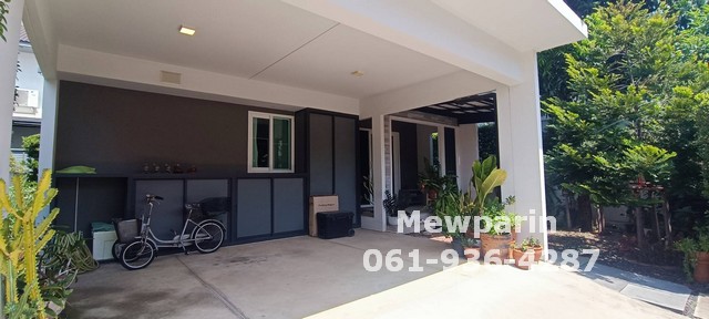 428949 ขายบ้าน มัณฑนา5อ่อนนุชวงแหวน ขนาด 50 ตร.วา ตกแต่งพร้อมอยู่ ดูแลสวนอย่างดีรายละเอียด:ขนาด 50 ตารางวา - 3ห้องนอน 3 ห้องน้ำ- มีห้องนอนชั้นล่าง_ _ _ _ _ _ _ _ _ _ _ _ _ _ _ _ _ _ราคาขาย 6.5  ล้านบาท_ _ _ _ _ _ _ _ _ _ _ _ _ _ _ _ _ _สิ่งอำนวยความสะดวก- Swimming pool and Jacuzzi pool, salt water system- Fitness- Lounge room- สวนสาธารณะ- สนามเด็กเล่น- รปภ.24 ชั่วโมง- ระบบ Key Card Access- กล้องวงจรปิด CCTVสถานที่ใกล้เคียง- Mega Bangna- สวนหลวง ร.๙- Design Village Bangna- โรงพยาบาลสมิติเวช ศรีนครินทร�