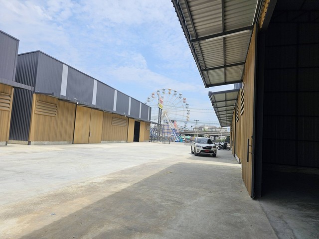 RK0880 โกดังให้เช่า  288 ตรม. และ 576 ตรม ห้าแยกวัชรพล สุขาภิบาล 5 ใกล้ตลาดถนอมมิตรเพียง 900 เมตรโกดังให้เช่า ห้าแยกวัชรพล ใกล้ทางด่วนที่ตั้ง ถนนสุขาภิบาล 5  แขวงท่าแร้ง เขตบางเขน กรุงเทพมหานคร 10220  288 ตรม. และ 576 ตรม จุดเด่นพื้นที่ จอดรถหน้าโกดังได้ 6–12 คัน ถนนกว้าง 8 เมตร รถเข้าออกสะดวก ห้องน้ำ3-6ห้อง หลังคา PU Foam กันความร้อน 288 ตร.ม. ราคา 50,000 บาท/เดือน 576 ตร.ม. ราคา  100,000 บาท/เดือนWarehouse for rent, Wacharaphon In